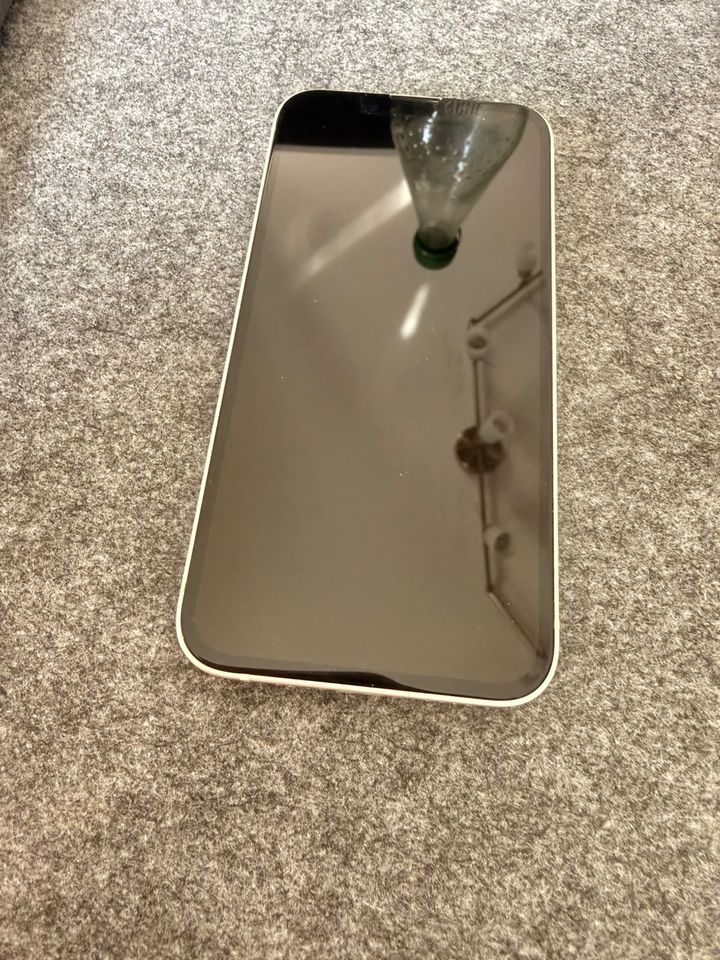 iPhone 13 mini · Weiß – Originalfoto 5 von 8