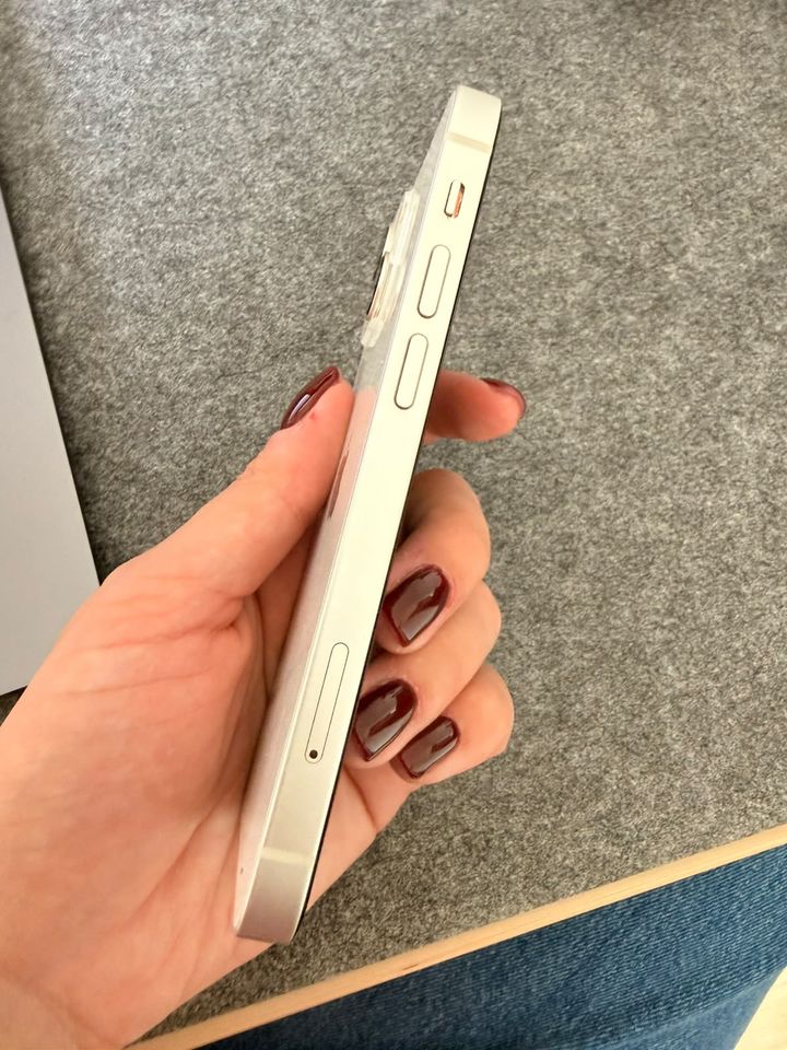 iPhone 13 mini · Weiß – Originalfoto 7 von 8