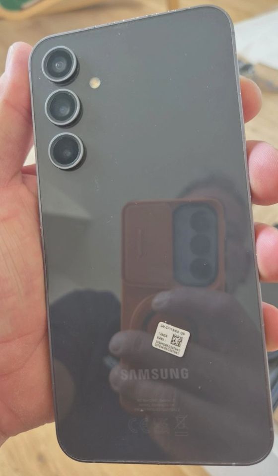 Galaxy S23 FE · Farbe auf Anfrage – Originalfoto 2 von 9
