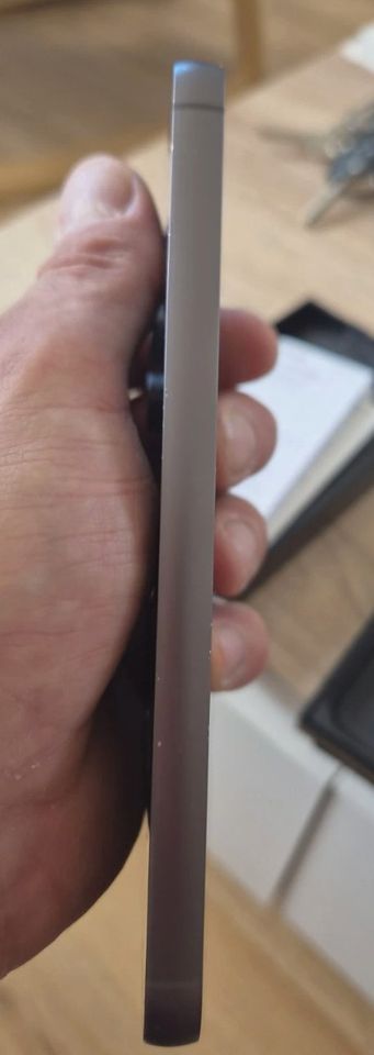 Galaxy S23 FE · Farbe auf Anfrage – Originalfoto 5 von 9